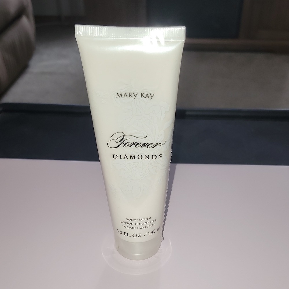 Mary Kay Forever Diamonds Cream Body Lotion 4.5 oz.